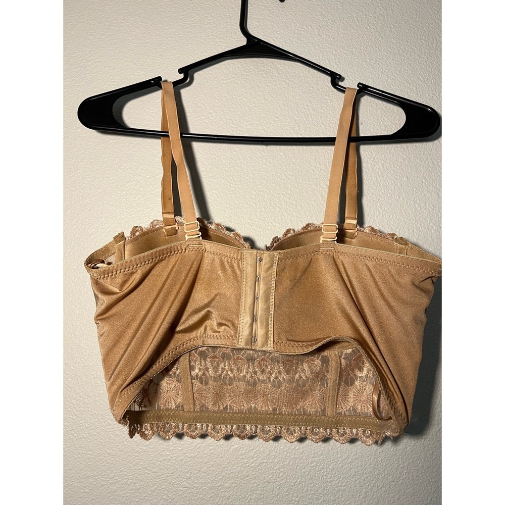 Windsor Reigning Lace Crop Top - Picture 4 of 5